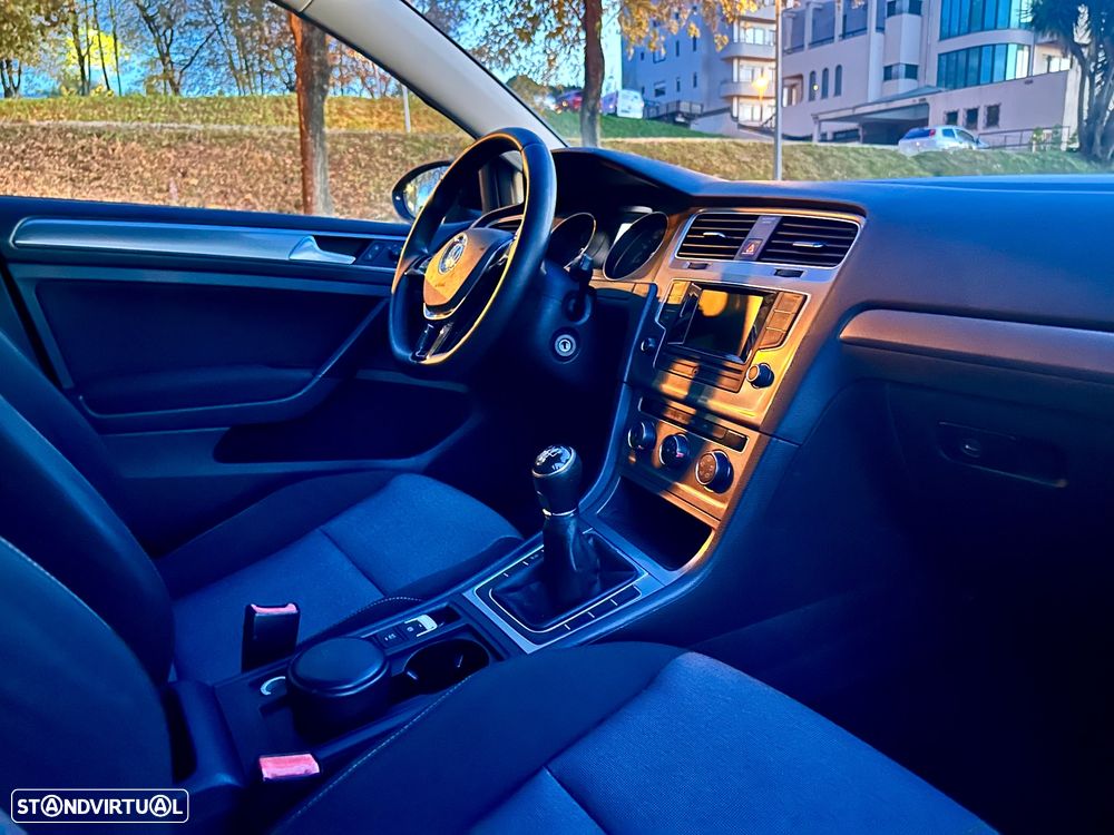 VW Golf 1.6 BlueTDI Trendline - 28