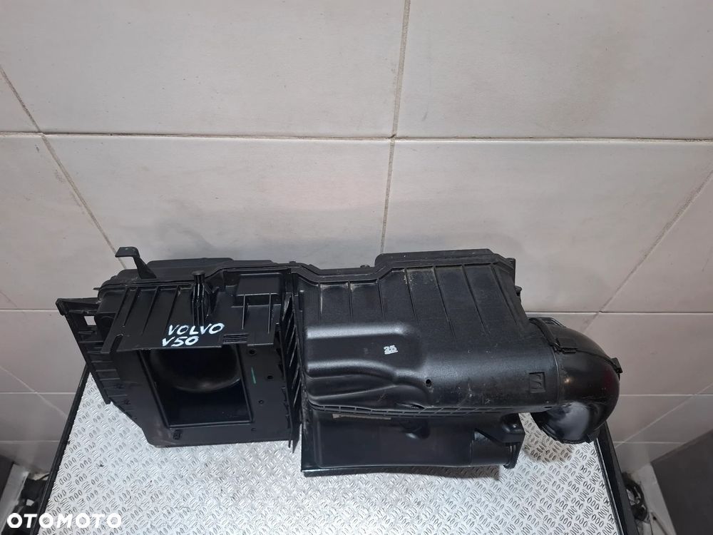 Obudowa filtra powietrza Volvo V50 S40 2,4D 2008 rok nr 30677533 - 4