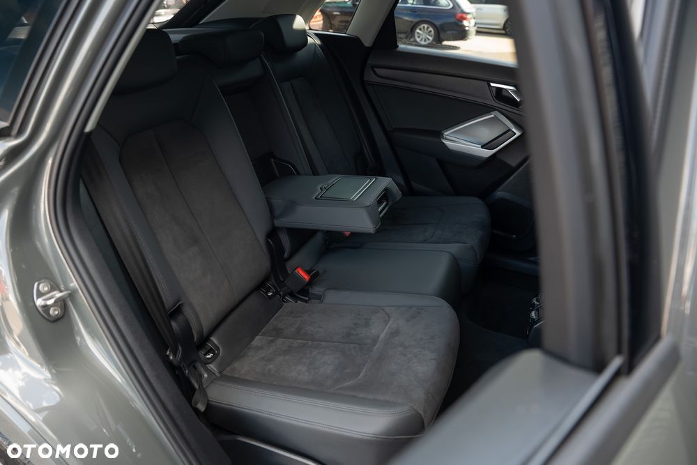 Audi Q3 35 TDI Quattro S tronic S line - 36