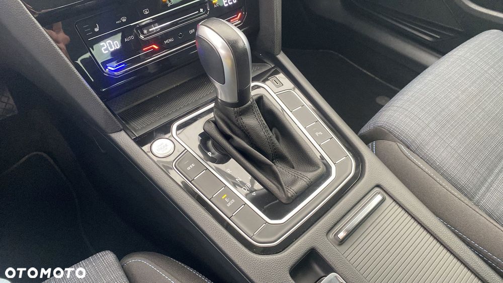 Volkswagen Passat - 19
