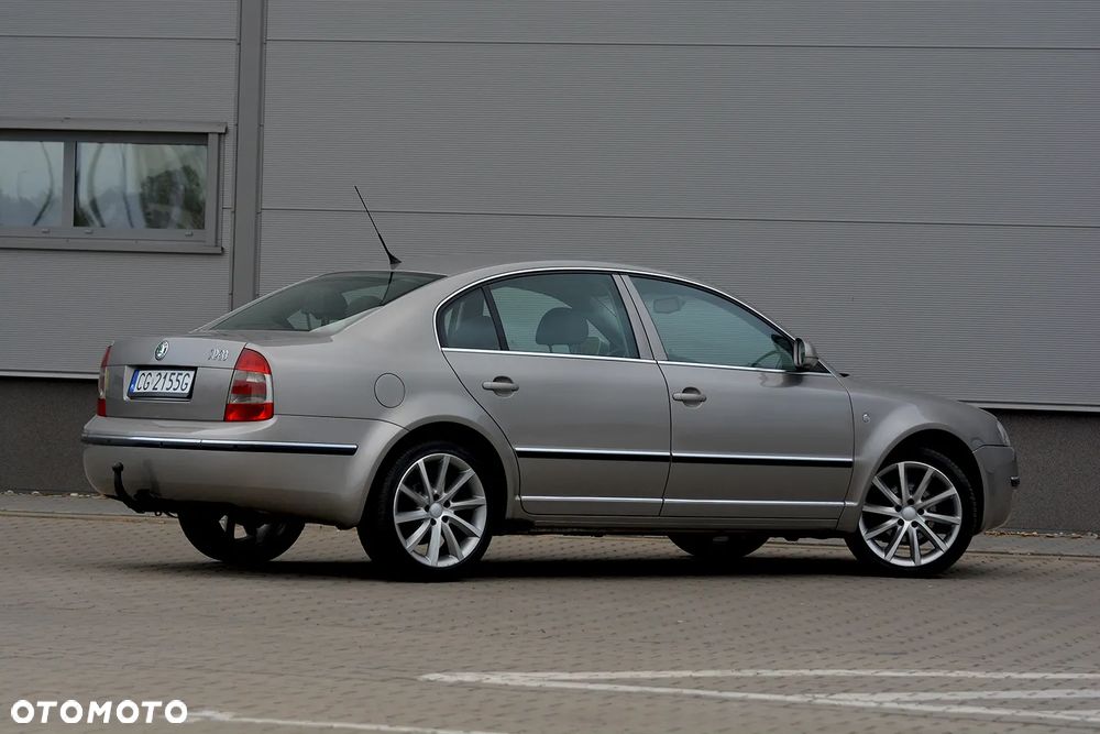 Skoda Superb 2.0 TDI DPF Exclusive - 4