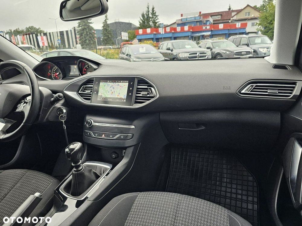 Peugeot 308 1.5 BlueHDi Allure S&S - 16