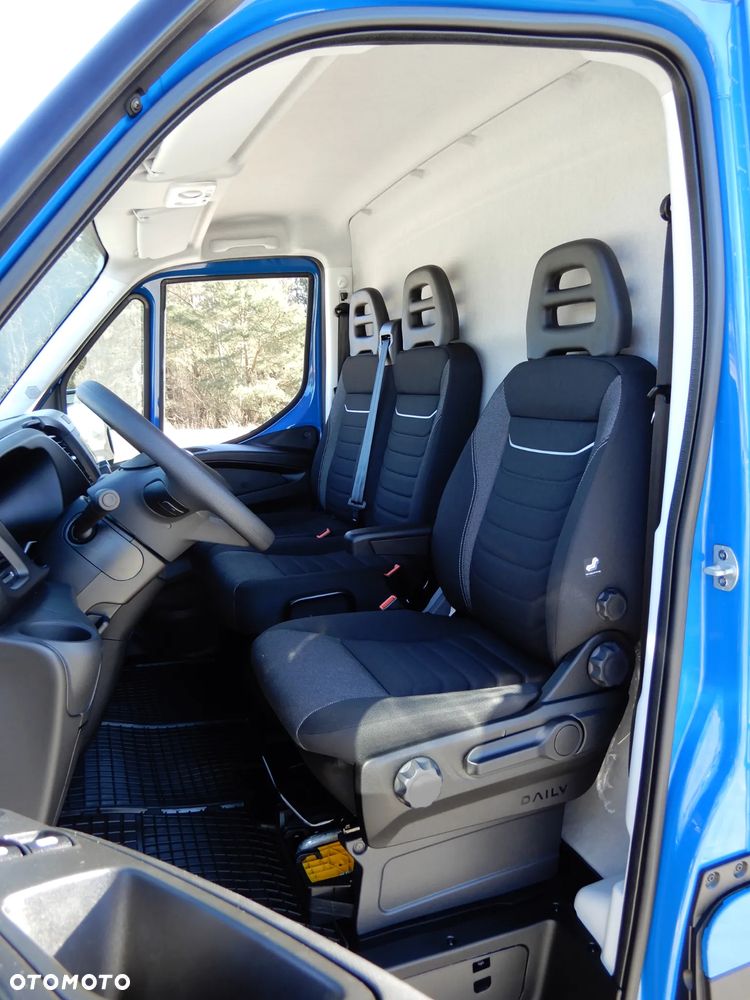 Iveco Daily 35S18 3.0 HPI 180 KM POWER Furgon Blaszak XXL 4.70 CM MAXI LONG Wysokość H2 1900 mm WZMACNIANE ZAWIESZENIE 968 Kg Ładowność HAK 3500 Kg Rozstaw Osi 4100 mm DMC 3500 Kg, WZMACNIANY Stan NOWY NIE UŻYWANY OKAZJA DOSTEPNY I GOTOWY - 30