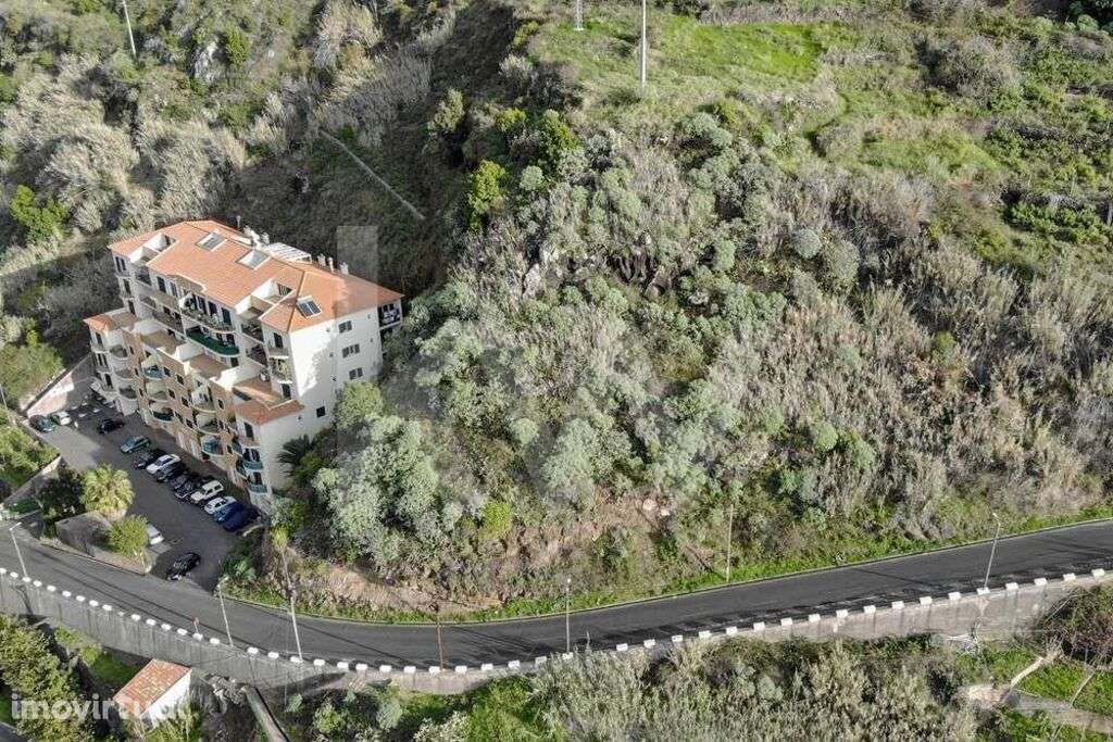 Terreno com 3070m2 - Próximo ao centro da Calheta - Vista Mar! - Grande imagem: 3/12