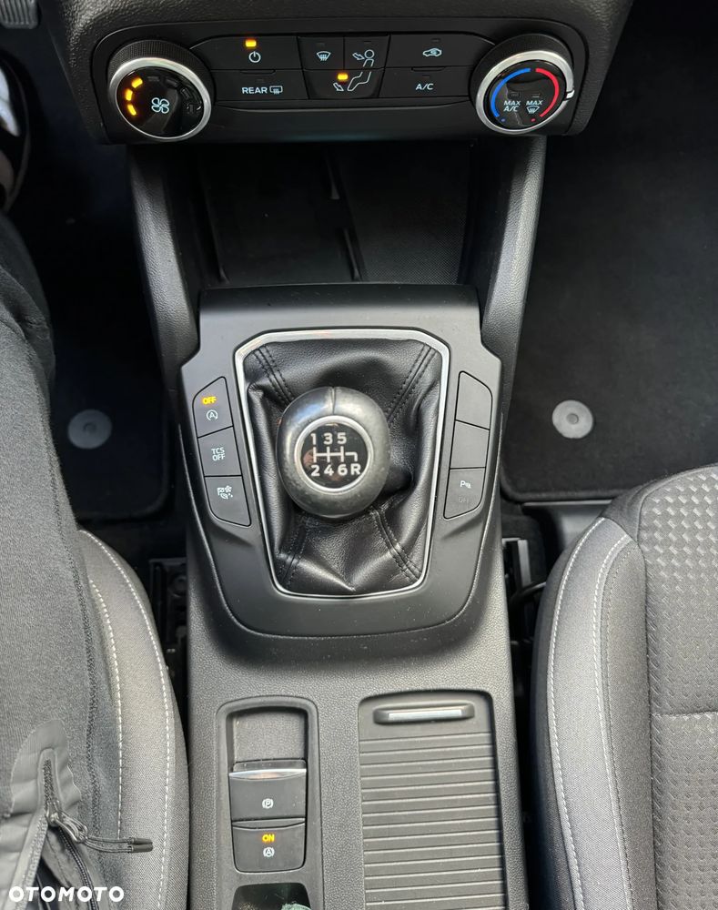 Ford Focus 1.0 EcoBoost Hybrid TITANIUM DESIGN - 19