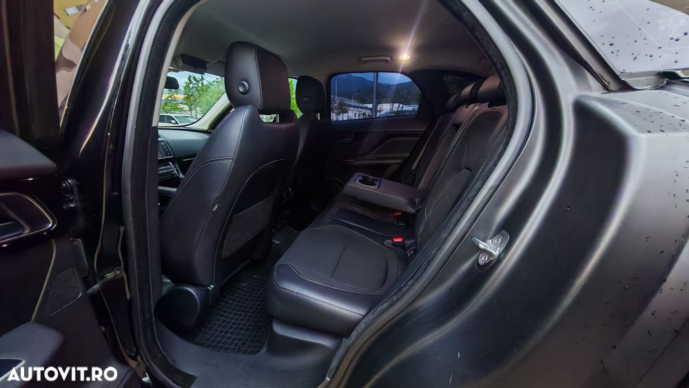 Jaguar F-Pace 25d AWD R-Sport - 28