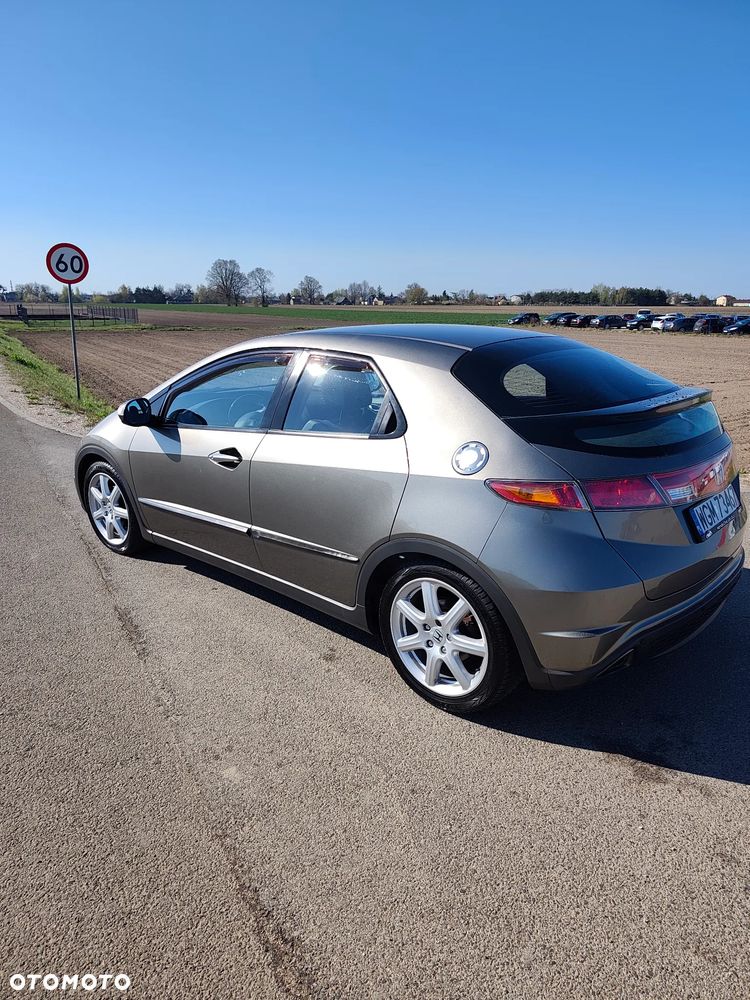 Honda Civic 1.8 Comfort - 2