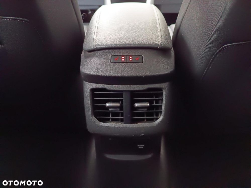 Ford Mondeo 2.0 EcoBlue Titanium - 31