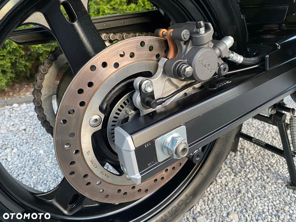 Suzuki V-STROM - 12