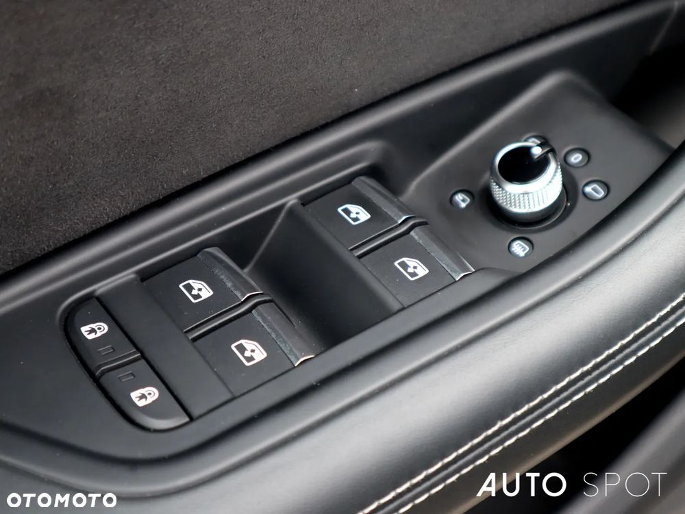 Audi RS4 Avant TFSI Quattro Tiptronic - 14