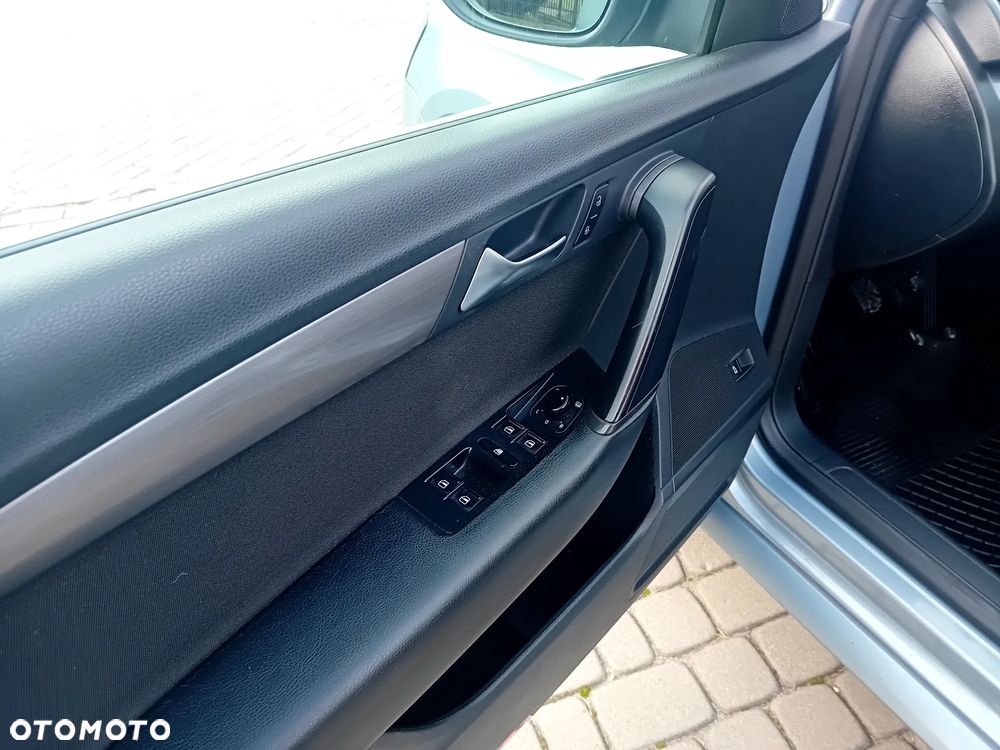 Volkswagen Passat 1.6 TDI Comfortline - 13