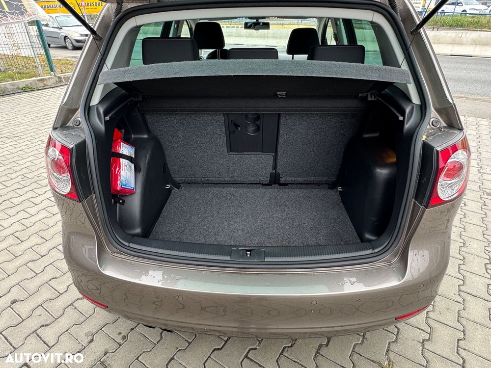 Volkswagen Golf Plus - 32