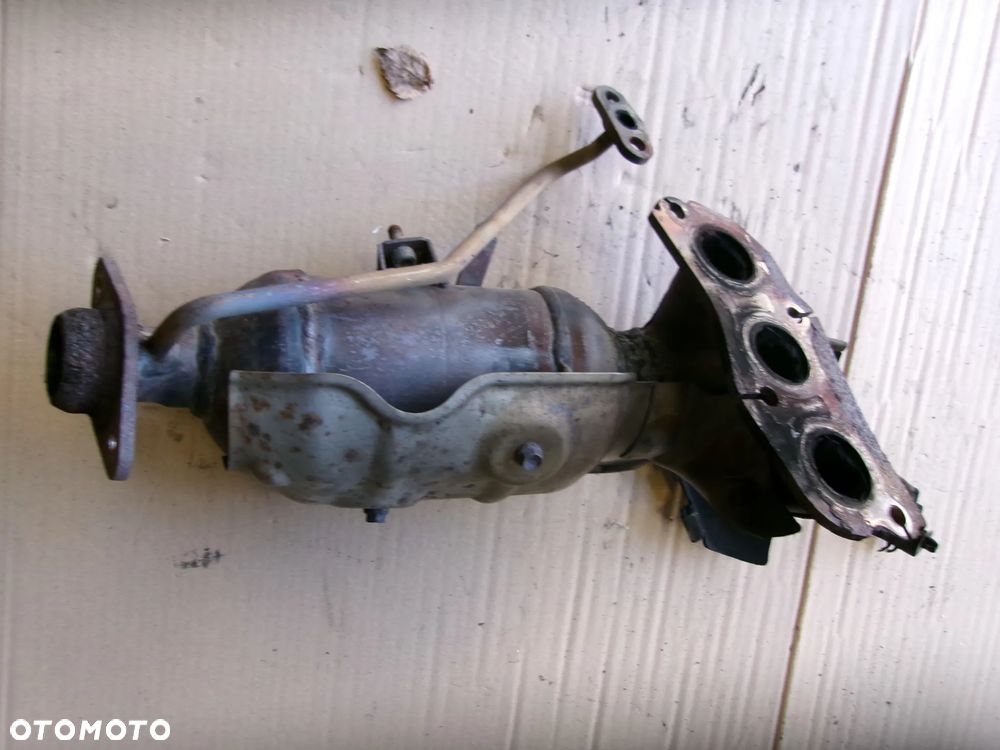 KATALIZATOR EGR KOLEKTOR TOYOTA AYGO I  LIFT ,  YARIS II  LIFT  . III - 2
