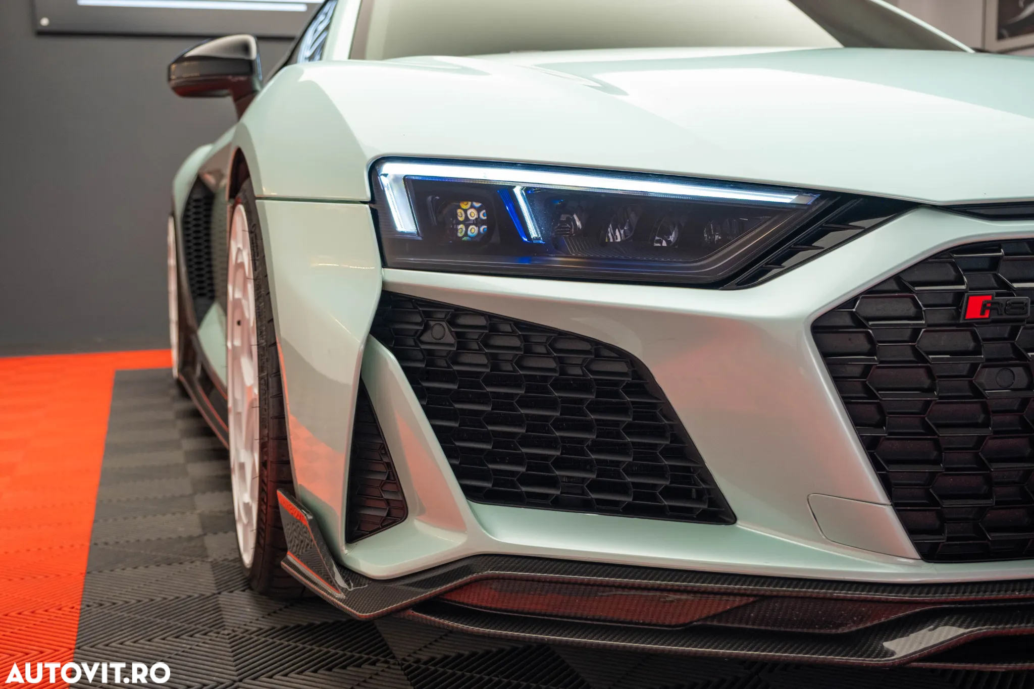 Audi R8 - 8