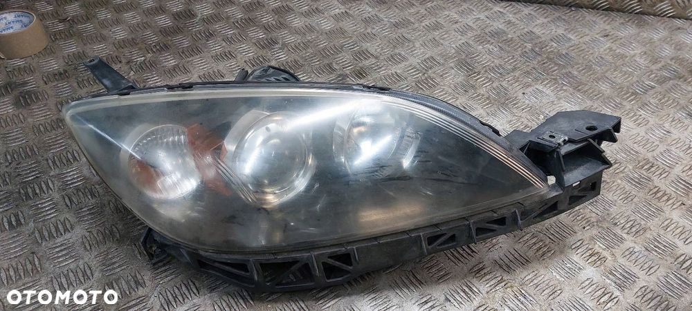 LAMPA PRAWY PRZÓD MAZDA 3 I BK EUROPA - 1