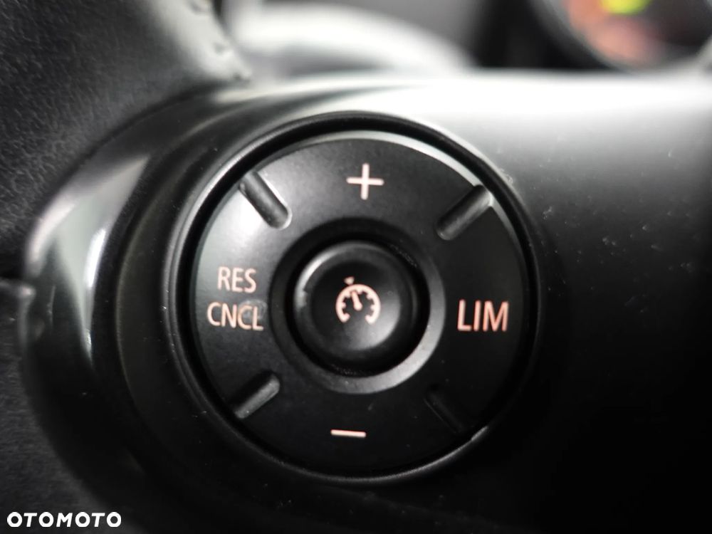 MINI Countryman Cooper All4 Essential Trim - 36