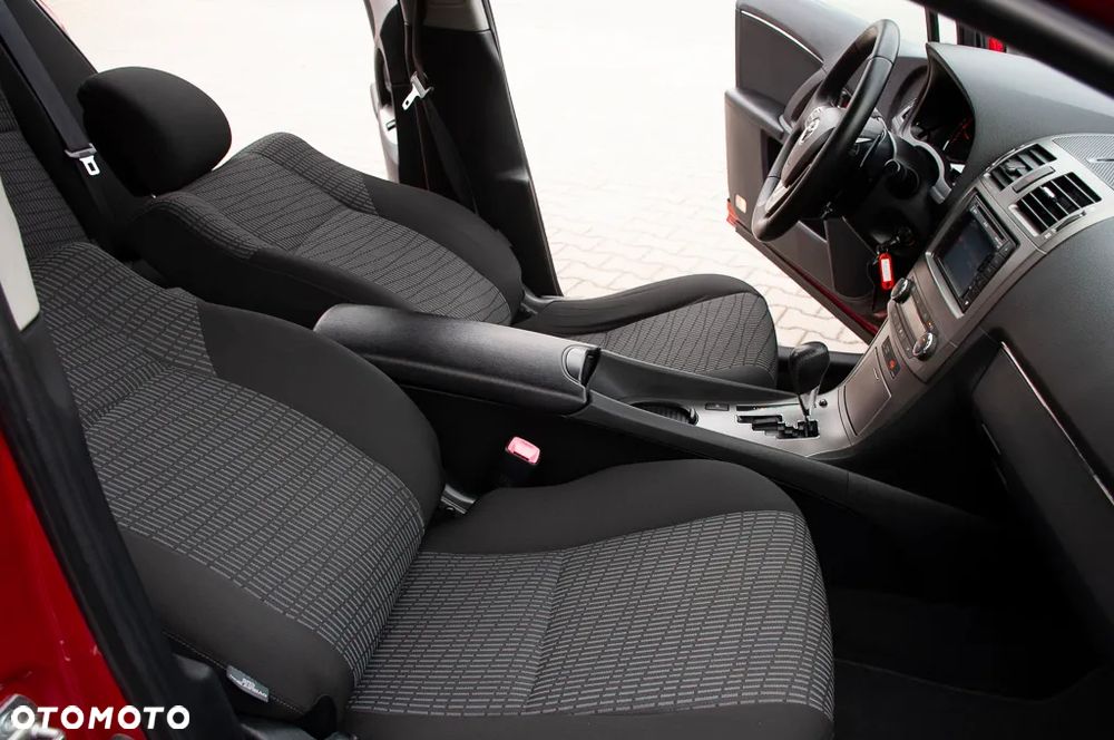 Toyota Avensis 1.8 Sol MS - 25