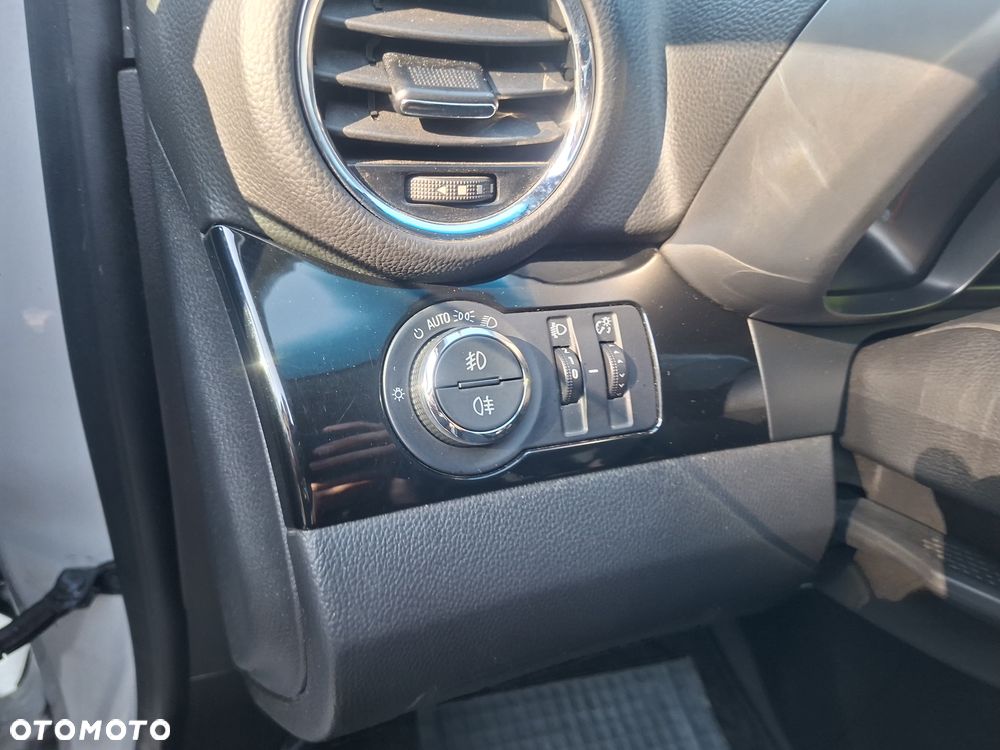 Chevrolet Orlando - 26