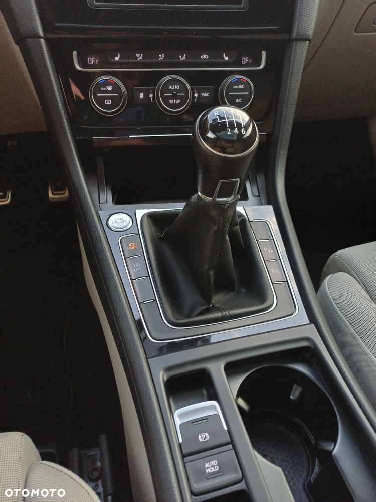 Volkswagen Golf - 13