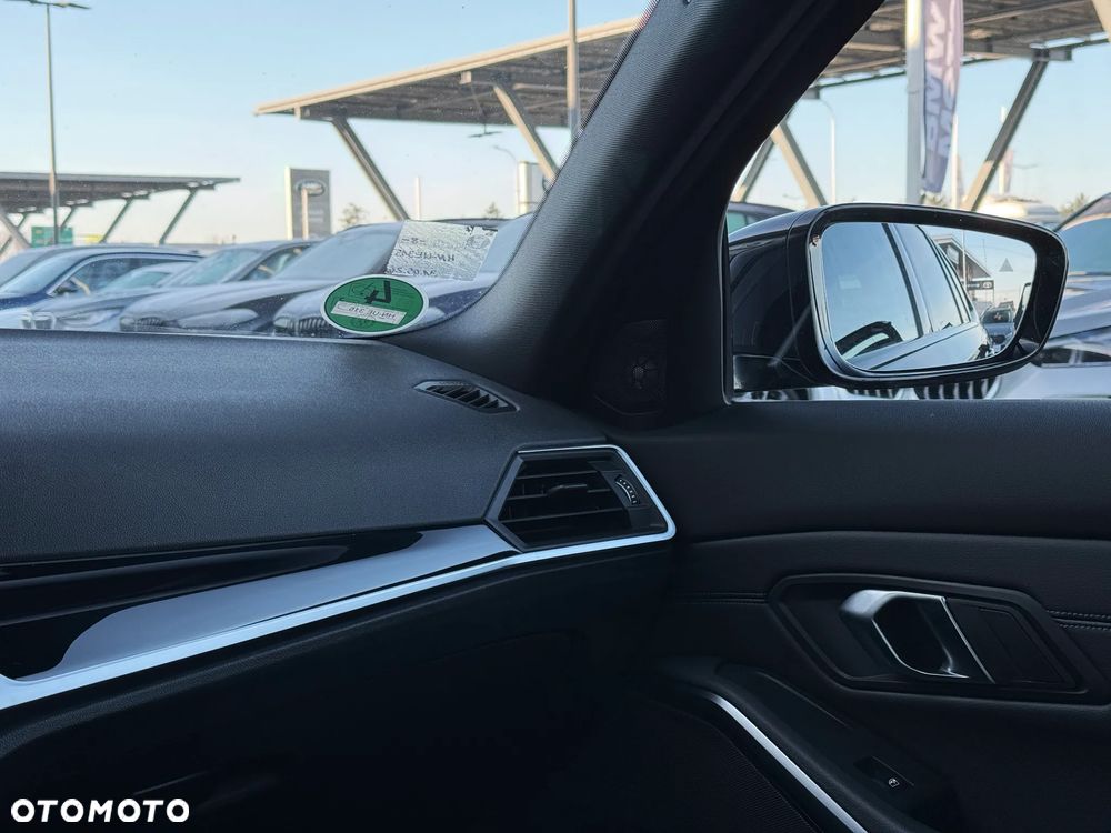 BMW Seria 3 320d xDrive M Sport Sport - 19