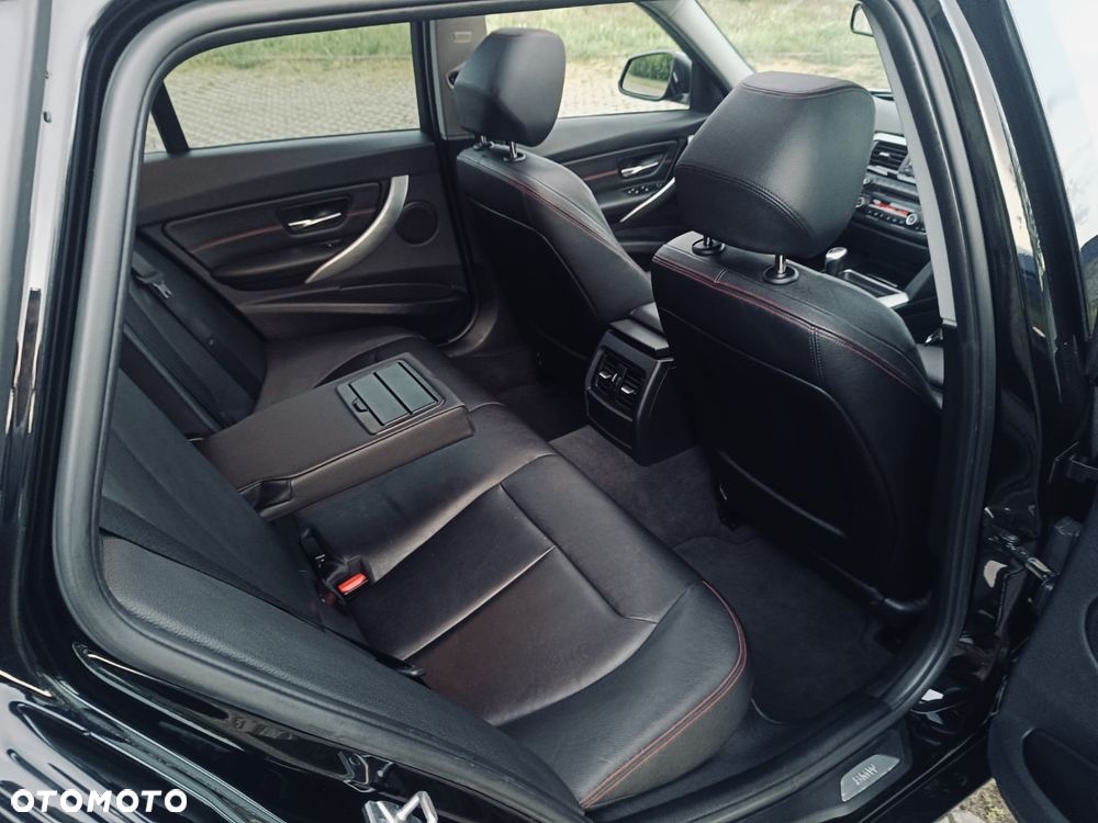 BMW Seria 3 320i xDrive Sport Line - 25