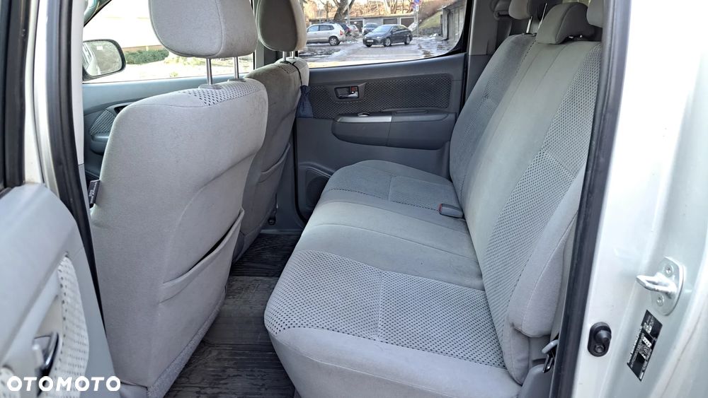 Toyota Hilux 3.0 D-4D Sol - 7
