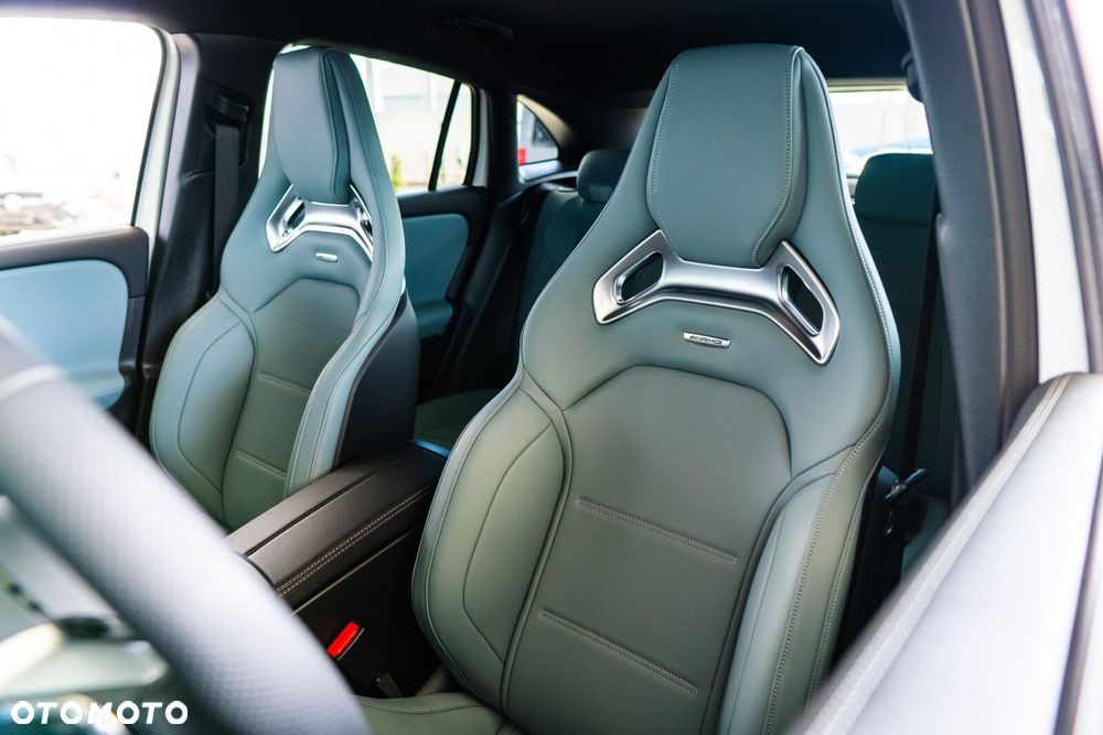 Mercedes-Benz GLA - 19