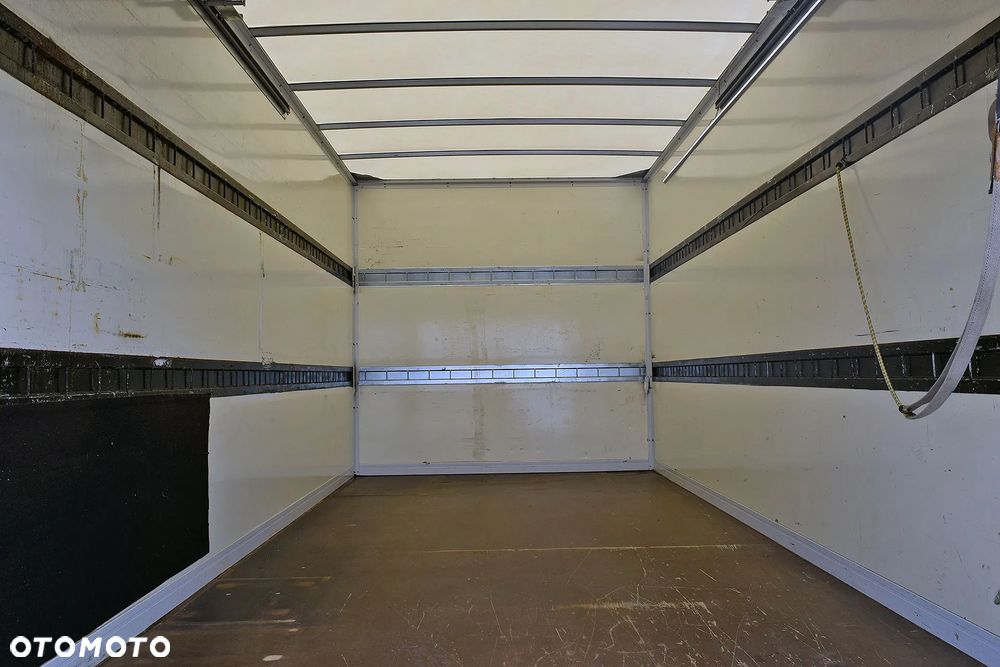Mercedes-Benz Sprinter 319 - 24