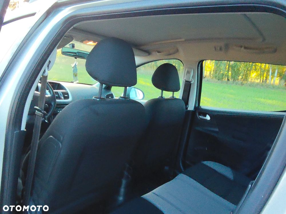 Peugeot 207 75 Urban Move - 23