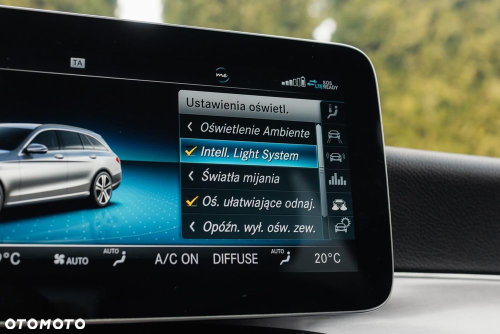 Mercedes-Benz Klasa C 400 4MATIC 9G-TRONIC - 23