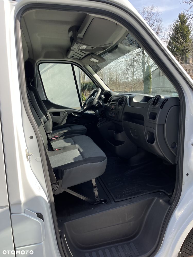 Nissan NV400 - 9