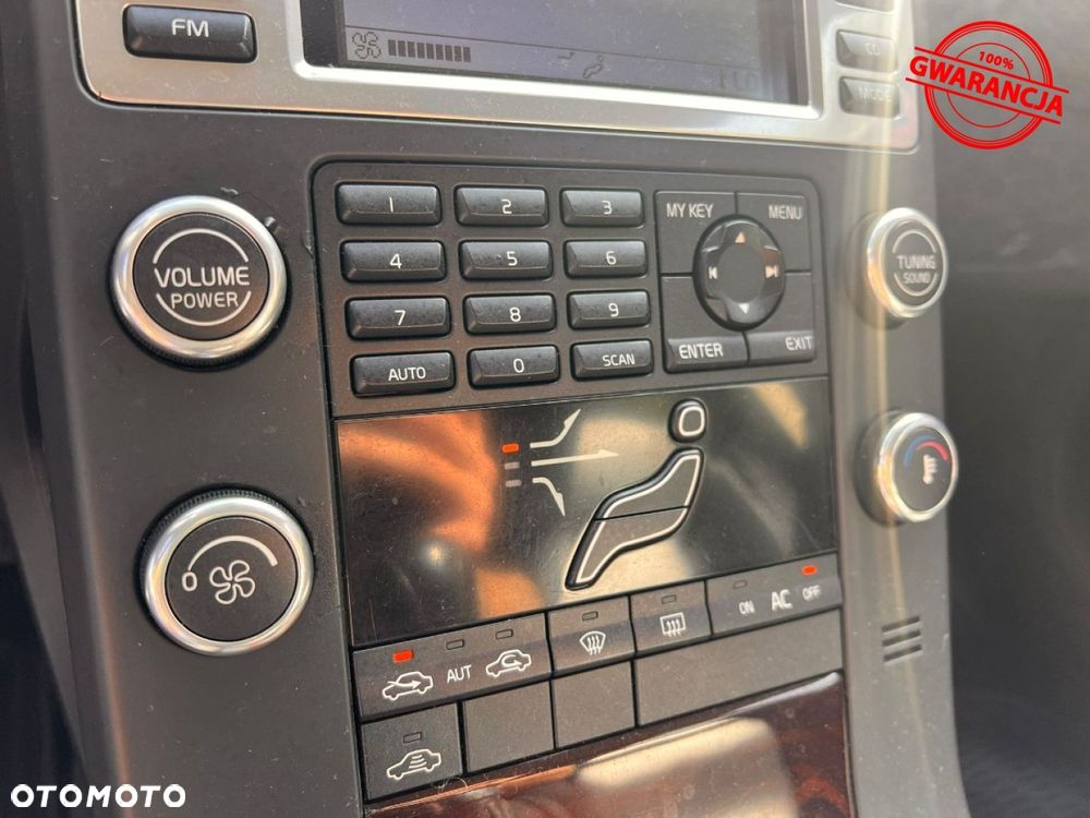 Volvo V70 2.4D Momentum - 23