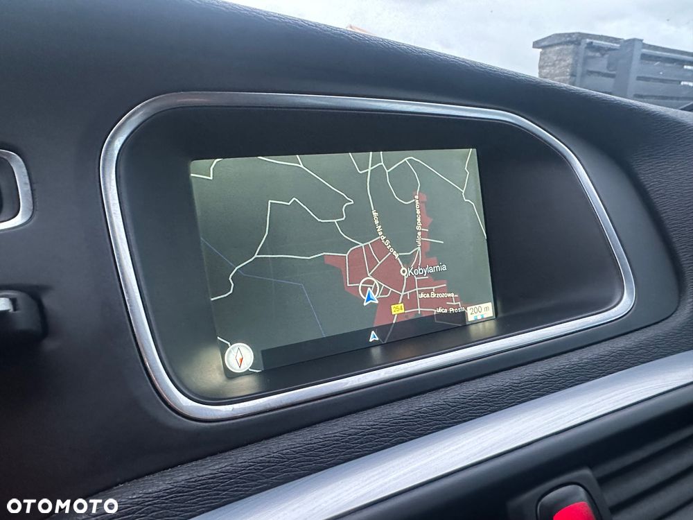 Volvo V40 D2 RDesign - 16