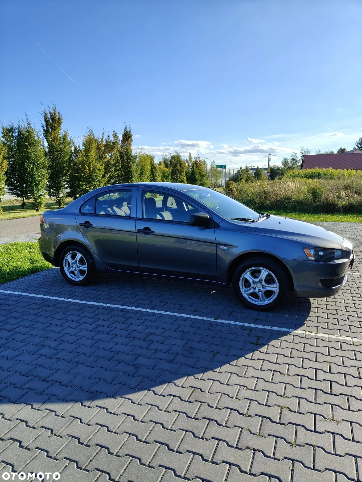 Mitsubishi Lancer 1.5 Invite - 2