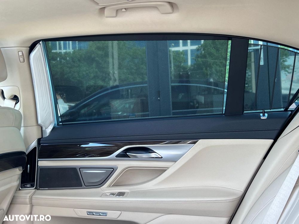 BMW Seria 7 730d - 31