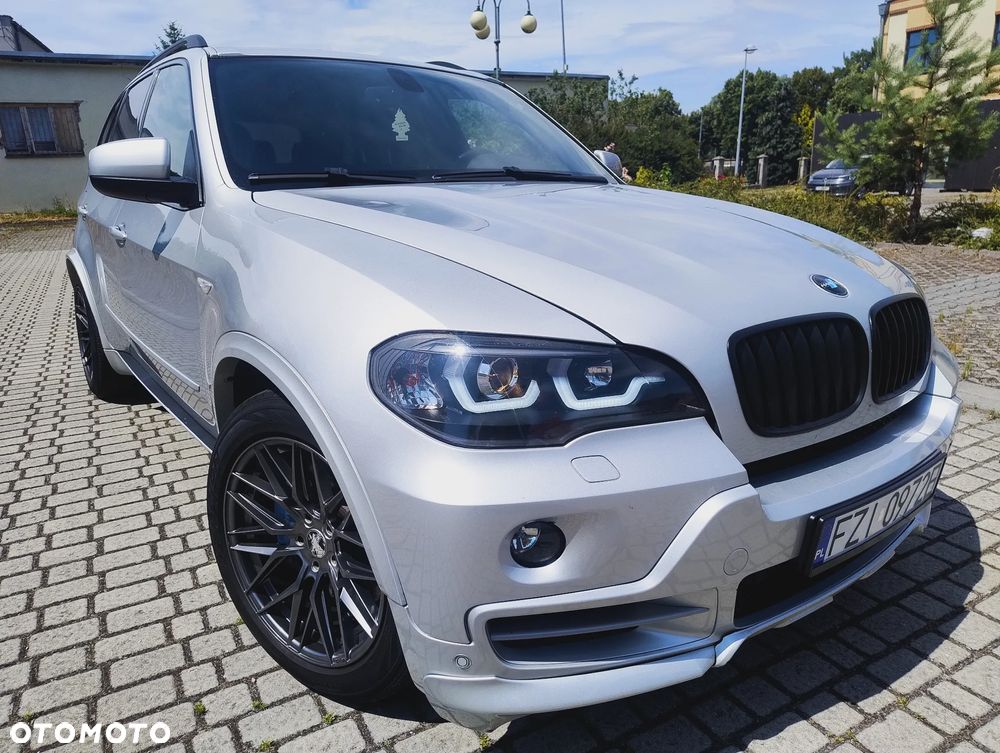 BMW X5 4.8i xDrive - 1