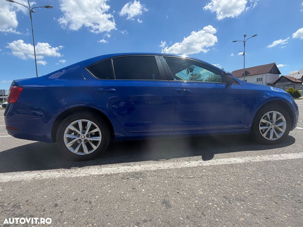 Skoda Octavia 1.6 TDI DSG Style - 2