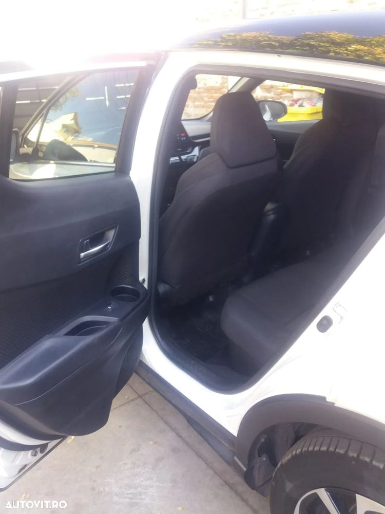 Toyota C-HR 1.8 HSD 4x2 CVT C-ult LED - 9