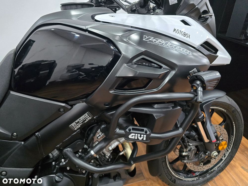 Suzuki DL - 24