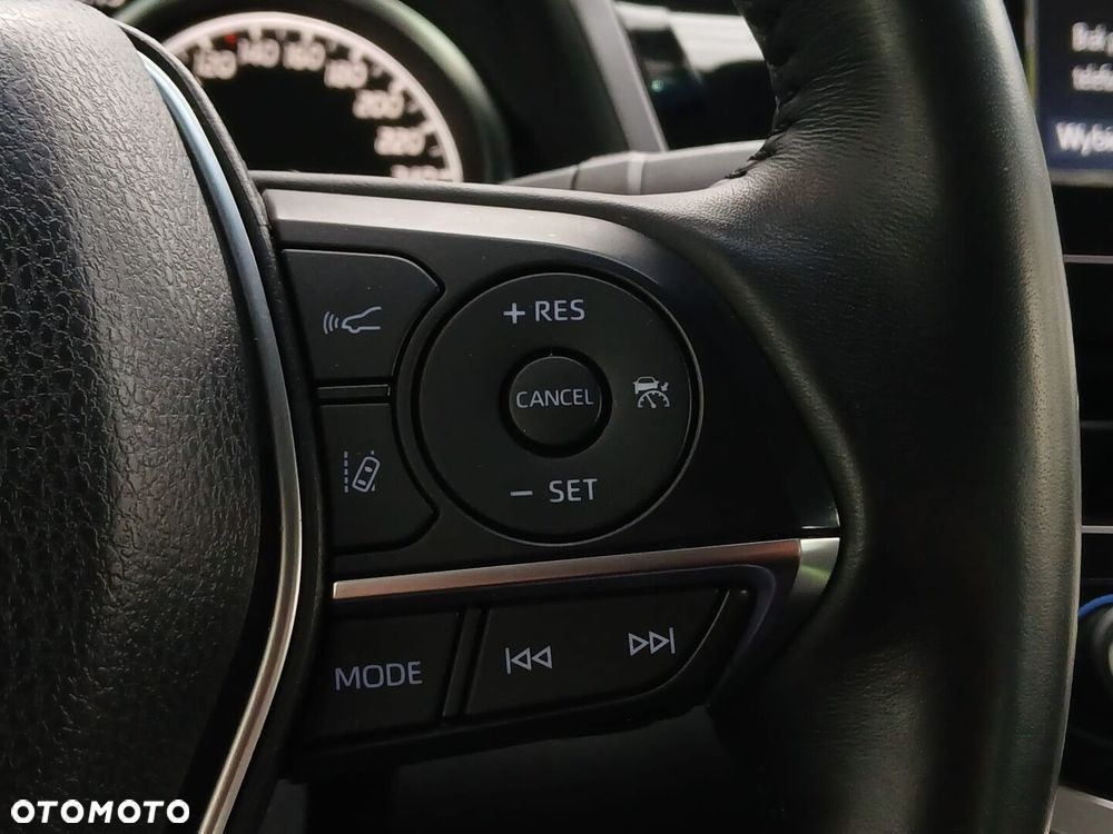 Toyota Camry - 33