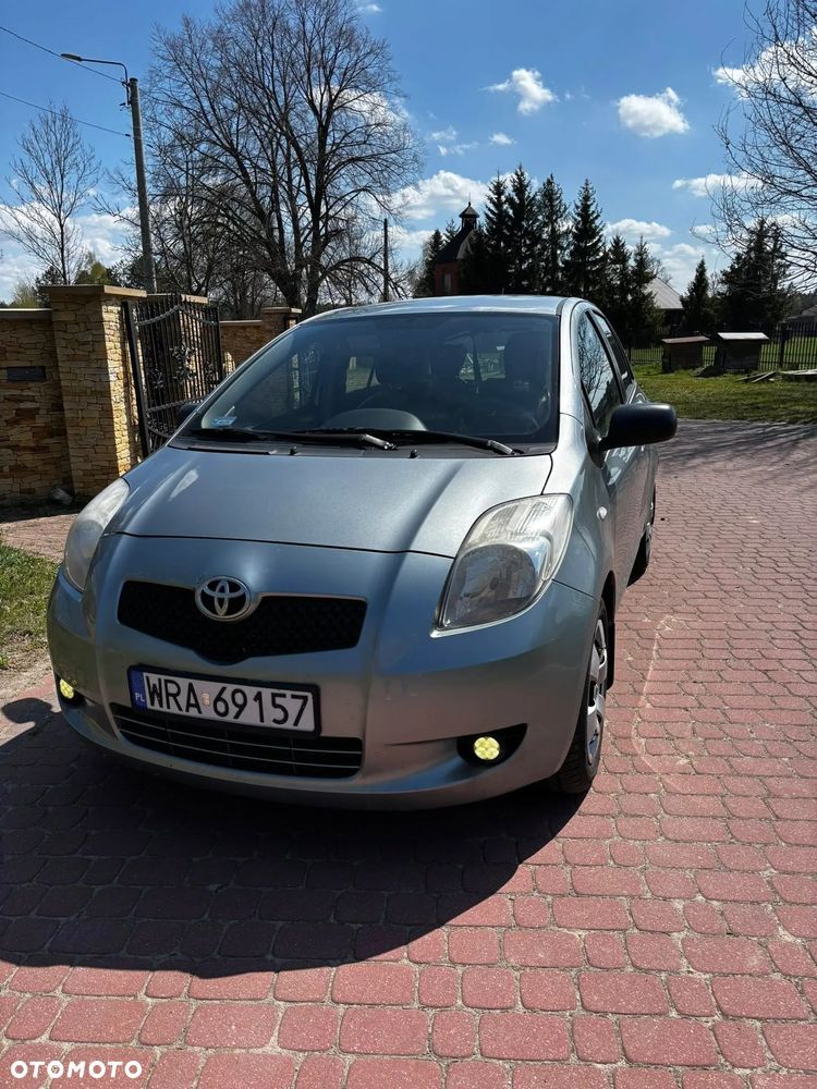 Toyota Yaris - 1