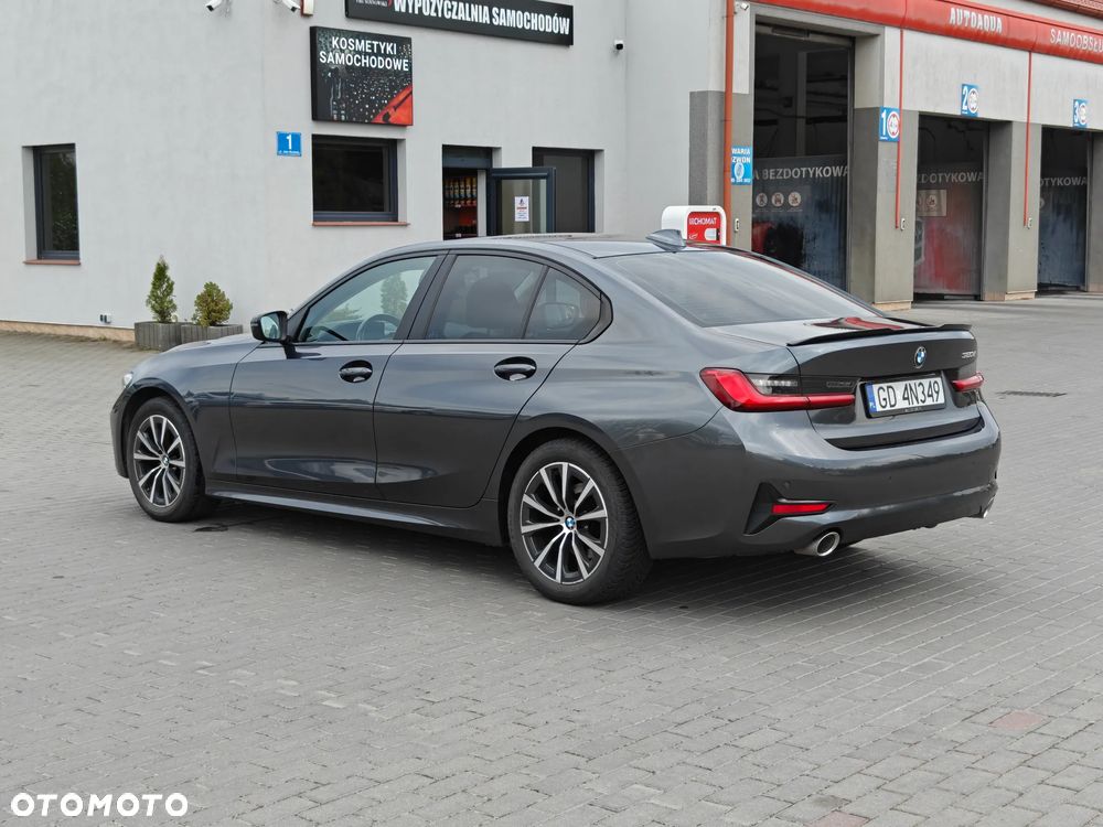 BMW Seria 3 320d Sport Line - 5