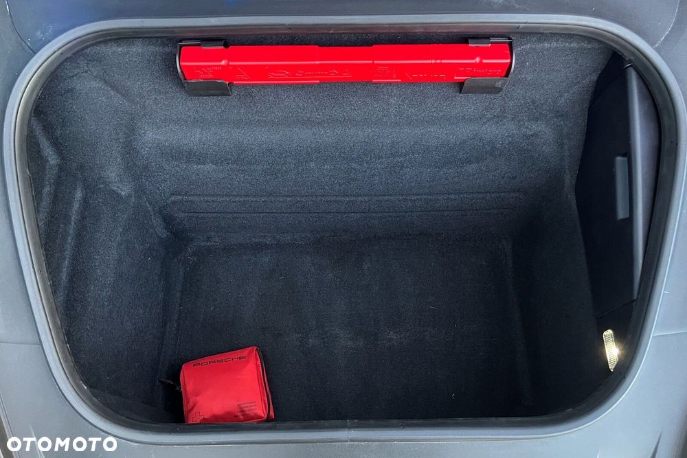 Porsche 911 Carrera - 18
