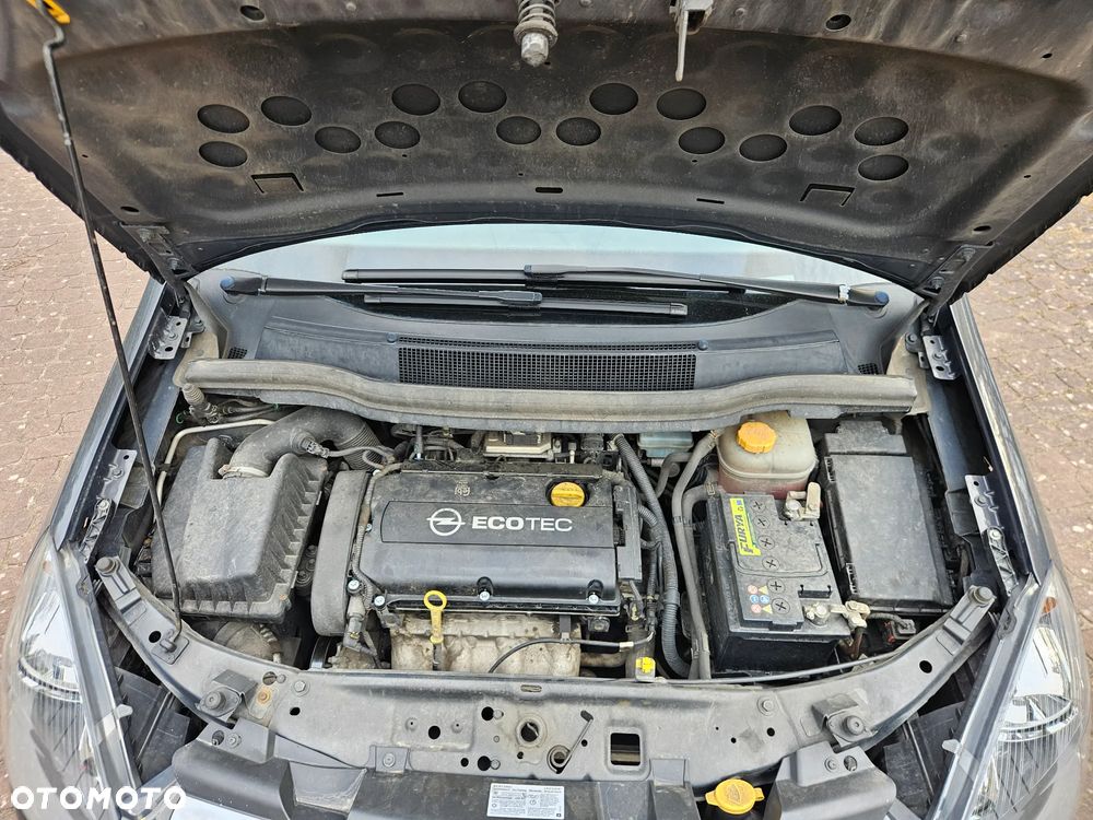 Opel Zafira - 22