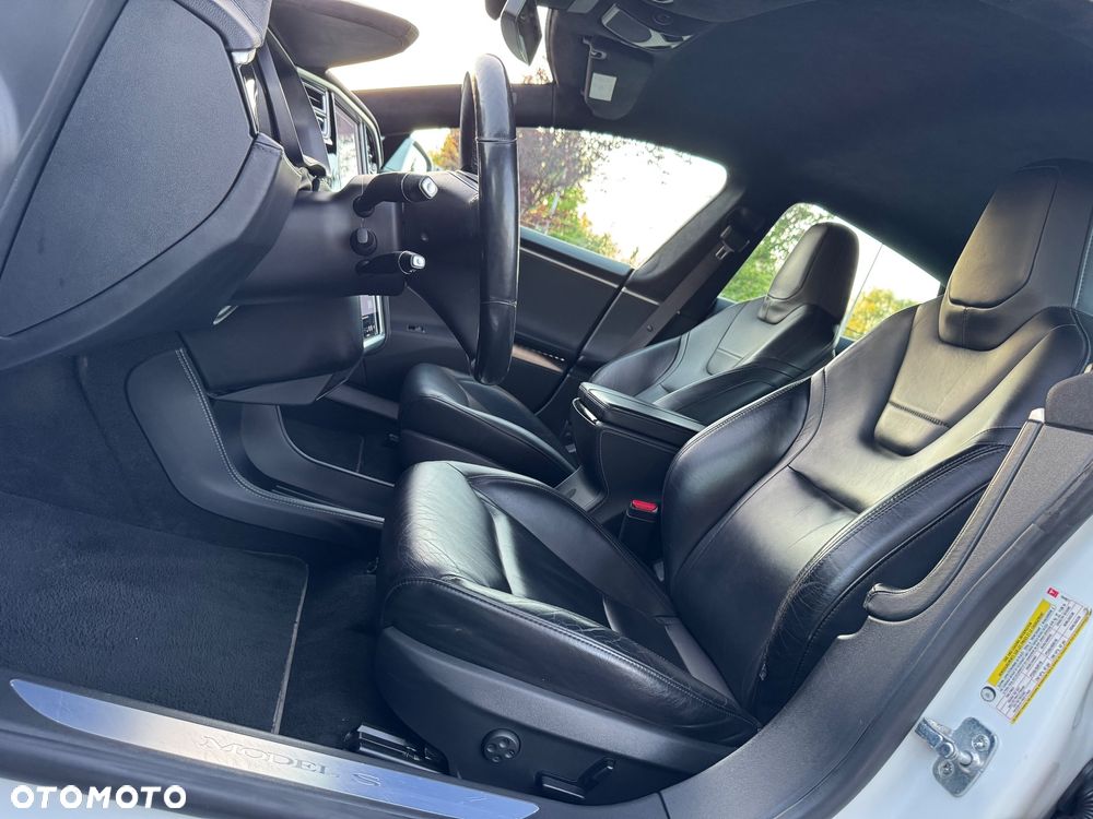 Tesla Model S - 18