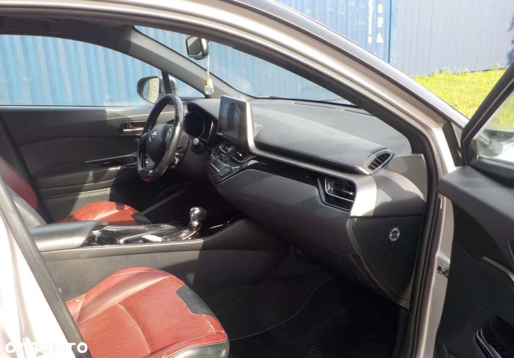 Toyota C-HR - 10