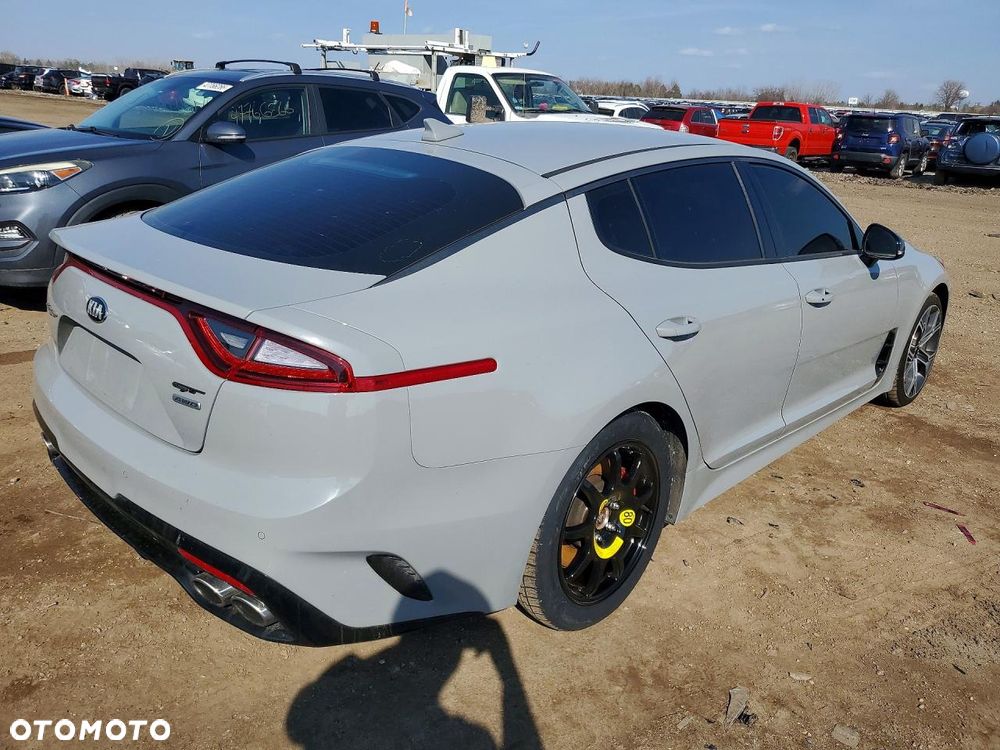 Kia Stinger 3.3 T-GDI AWD OPF GT - 4