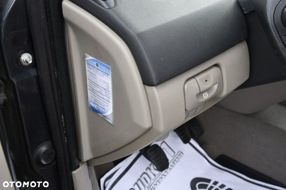 Renault Grand Scenic - 17