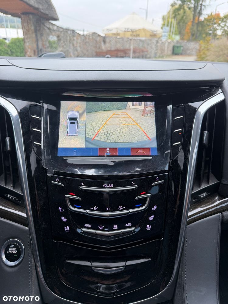 Cadillac Escalade - 15