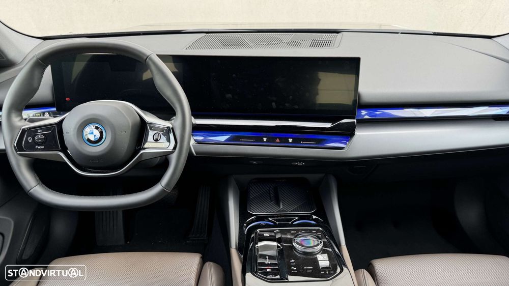 BMW i5 eDrive40 - 7